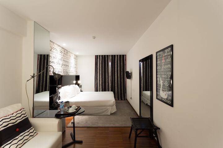 Room 6 of 36