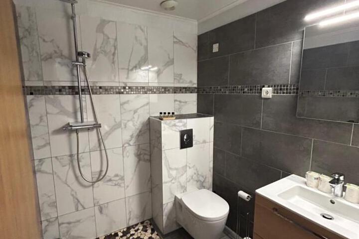 General 93 of 100