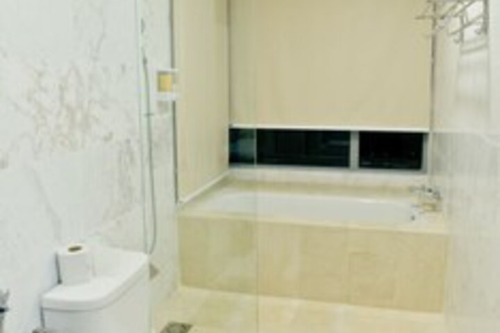 Room 3 of 60