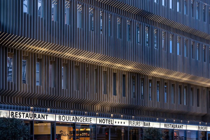 Hotel lArbre Voyageur in Lille