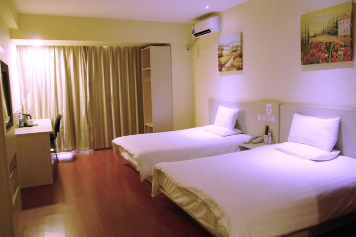 Room 2 of 9