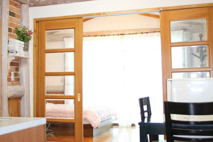 Room 9 of 37