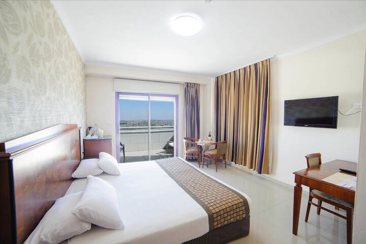 Room 8 of 29