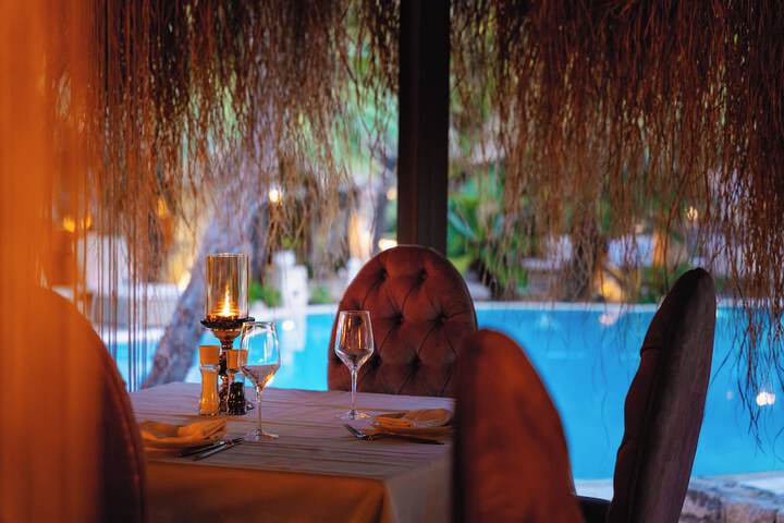 Dining 43 of 60