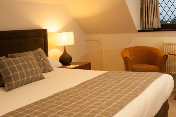Room 5 of 94