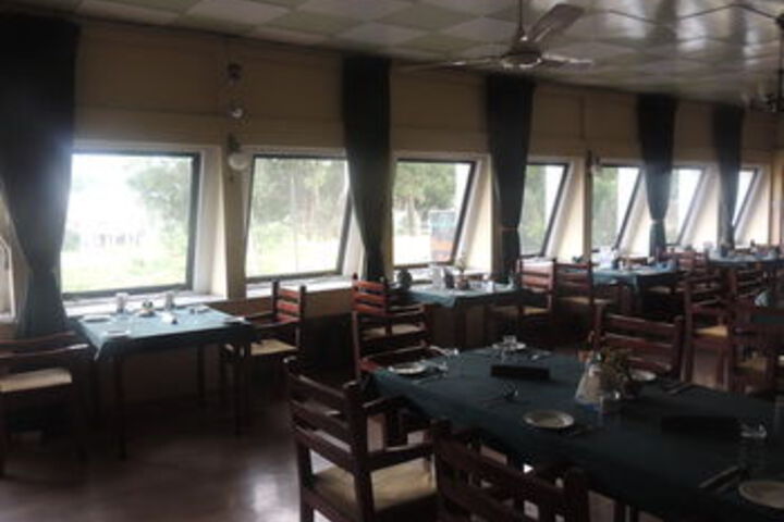Dining 8 of 9