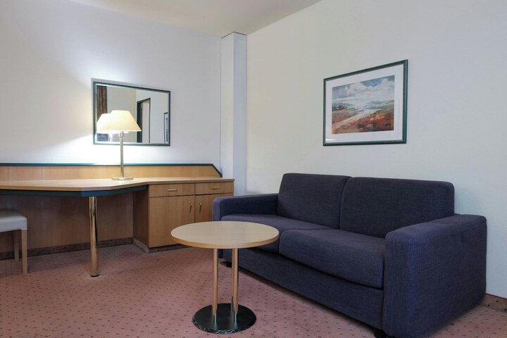 Room 51 of 78