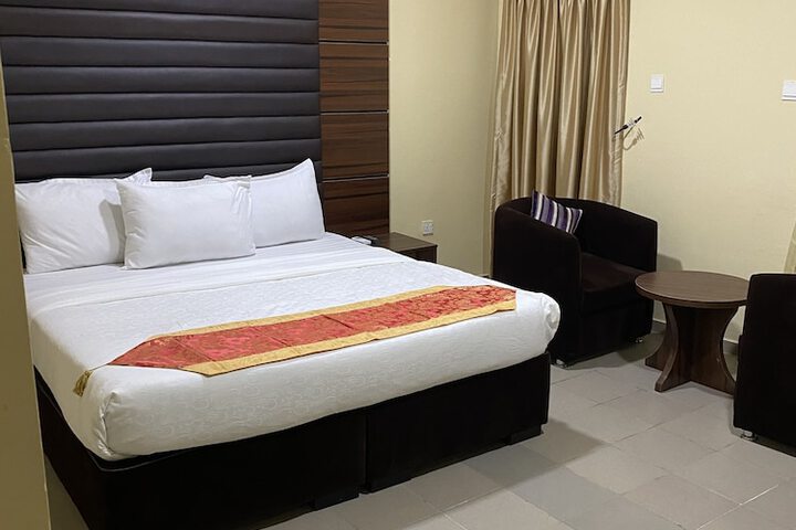 Room 26 of 39