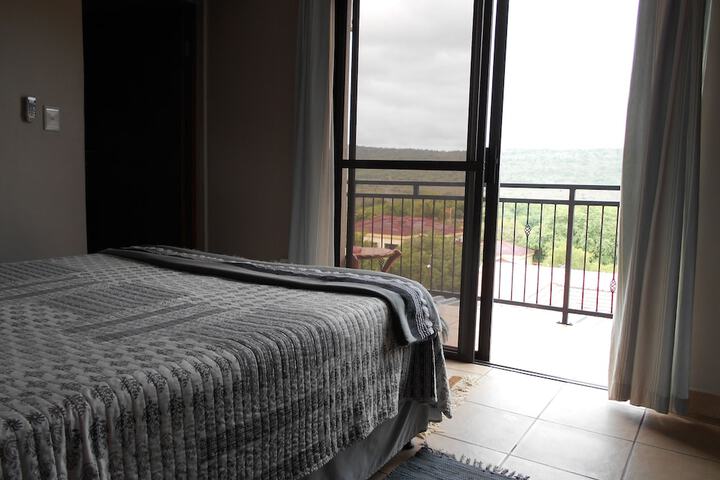 Room 8 of 76