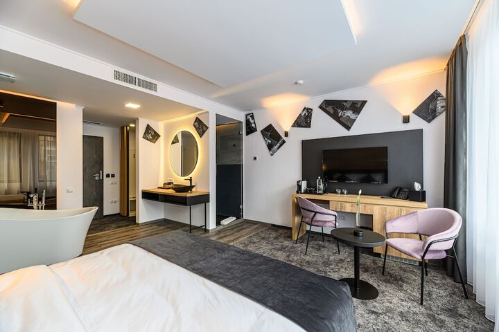 Room 20 of 131