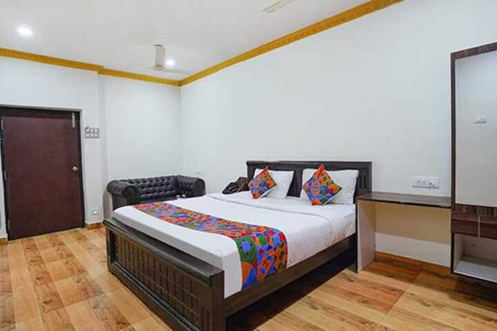 Room 18 of 33