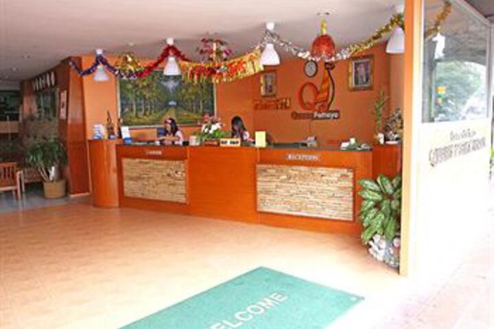Entrance & Lobby