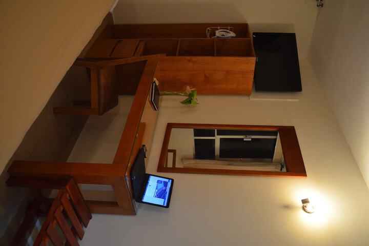 Room 15 of 32