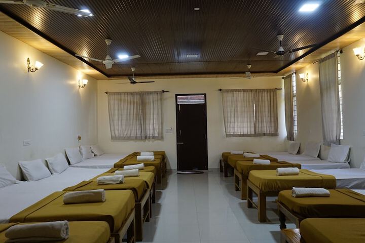 Room 30 of 76