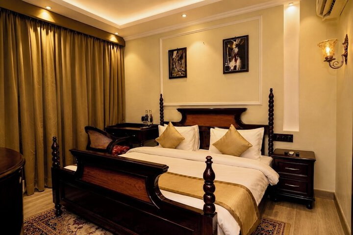 Room 55 of 143
