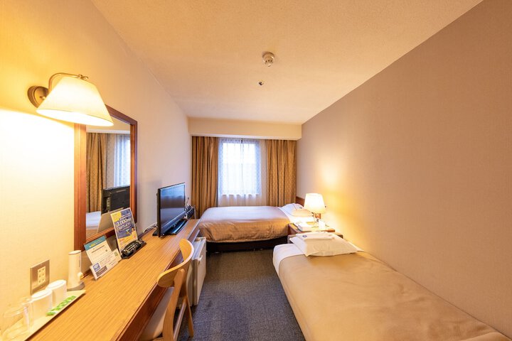 Room 16 of 46