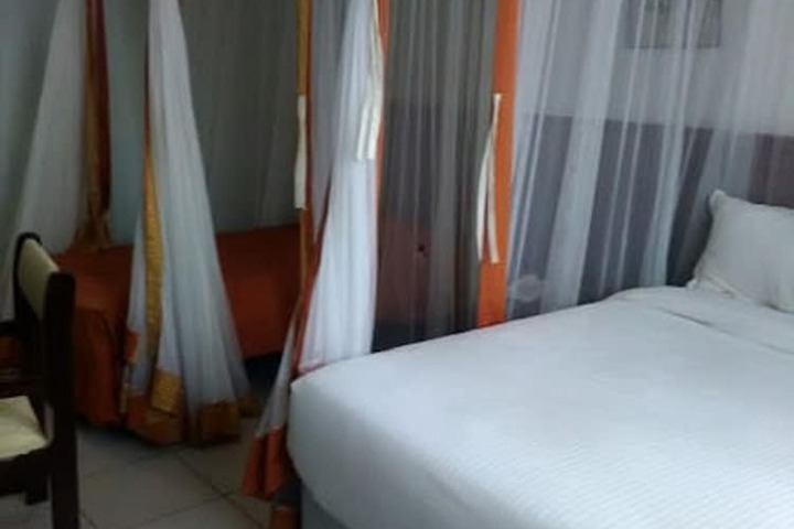 Room 7 of 15