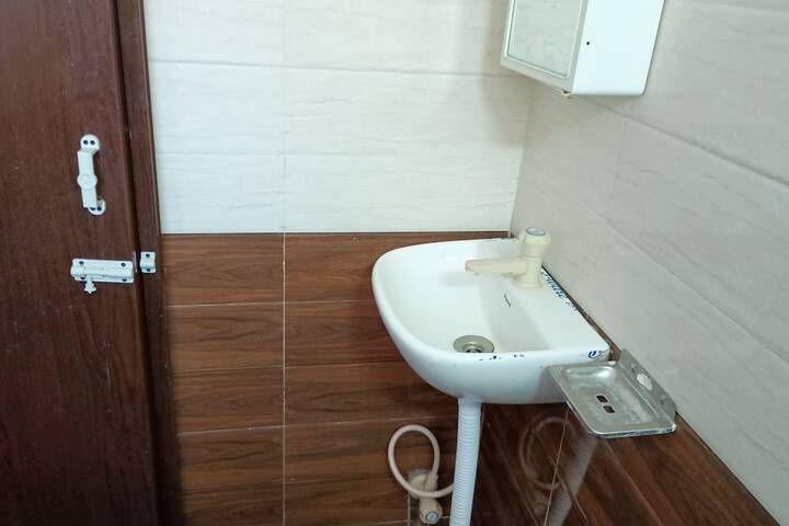 Room 12 of 14