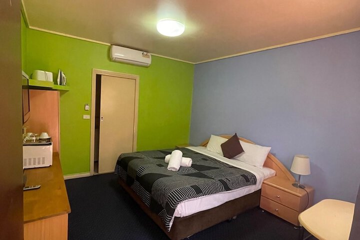 Room 10 of 30