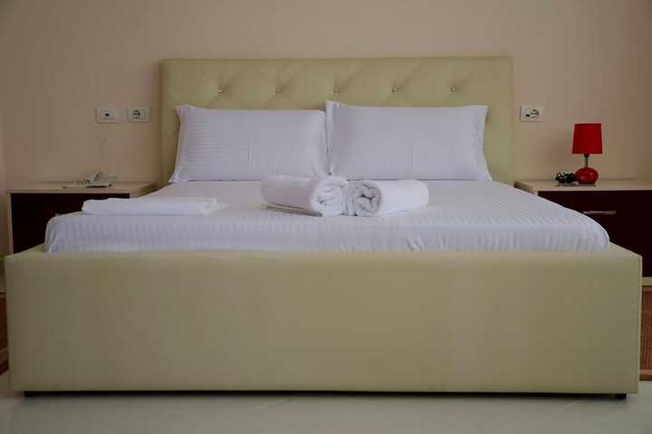 Room 14 of 26