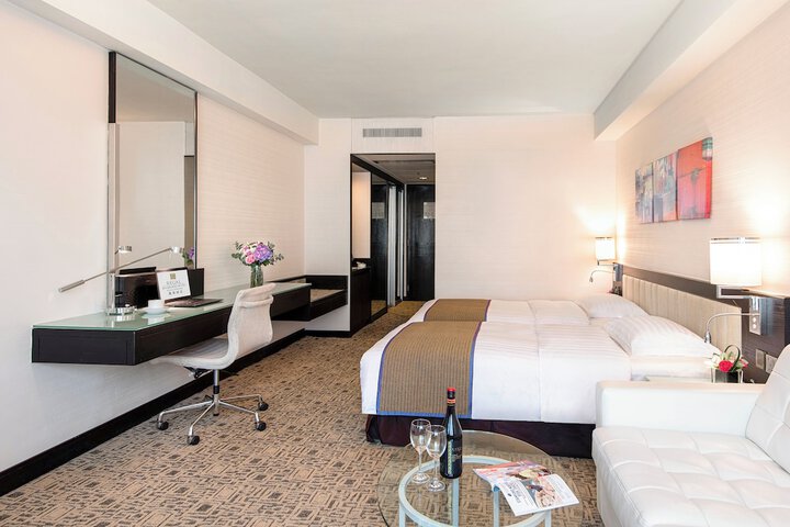 Room 45 of 106