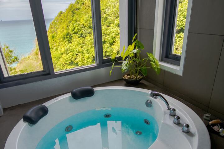 Hot Tub 70 of 199