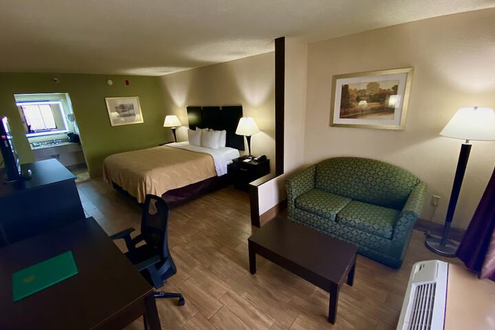 Business King Bed (3 of 7)