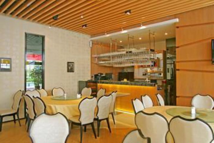 Dining 70 of 73