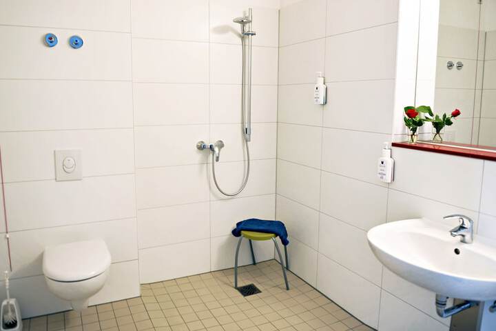 Room 65 of 86