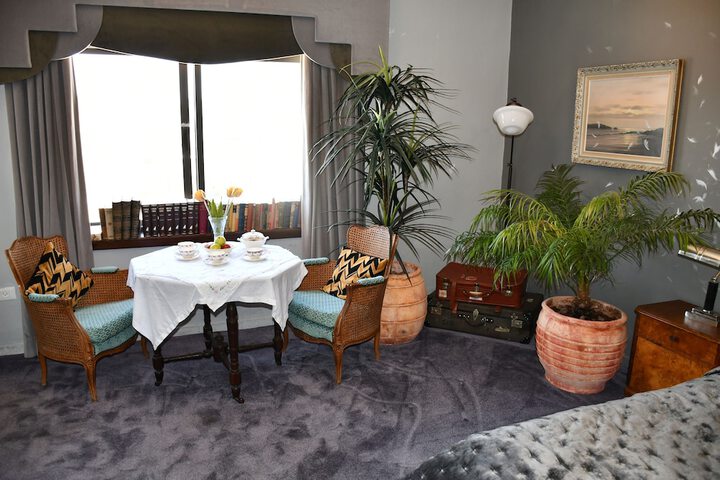 Room 15 of 60