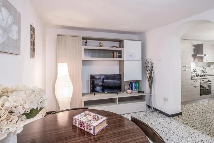 Room 3 of 12
