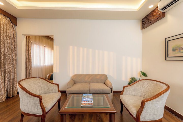 Room 37 of 191
