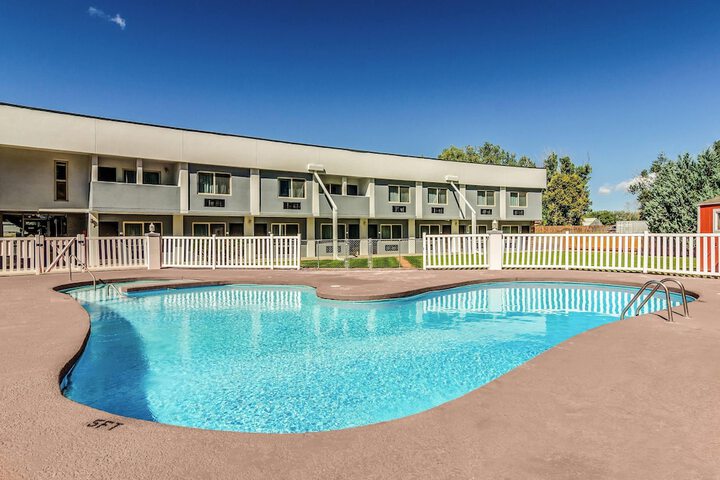 Pool 32 of 63