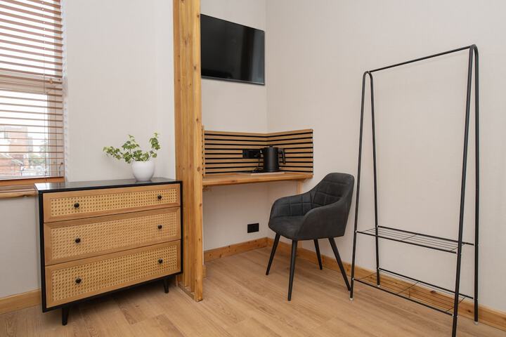 Room 5 of 33