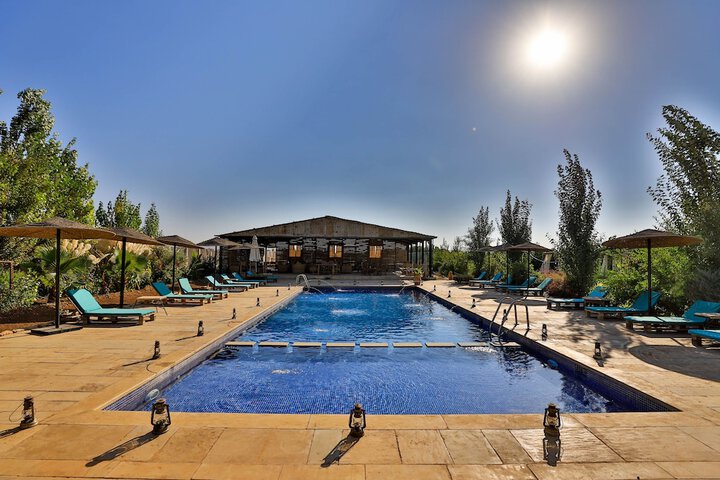 Pool 50 of 107