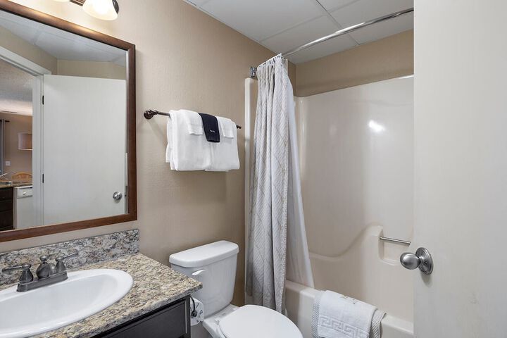 Room 12 of 220