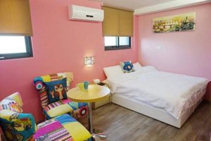 Room 5 of 14