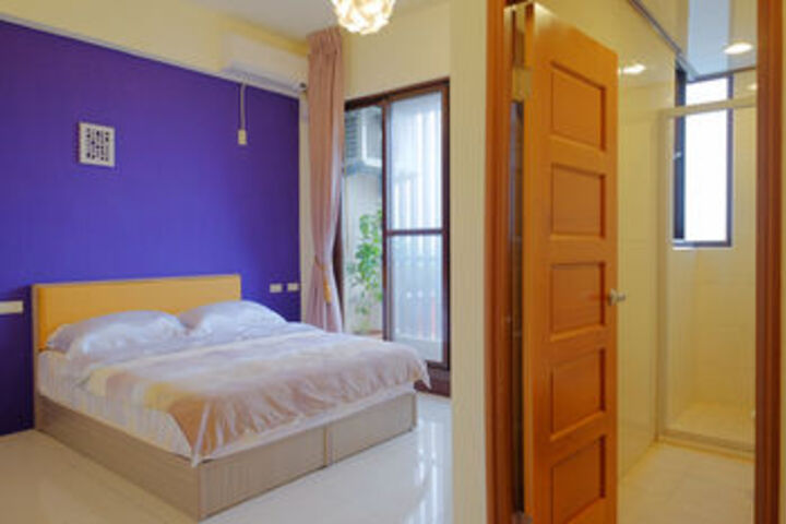 Room 4 of 22