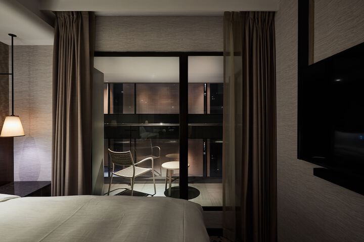Room 9 of 41