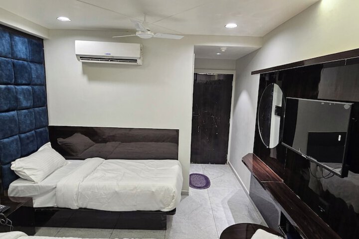 Room 13 of 51