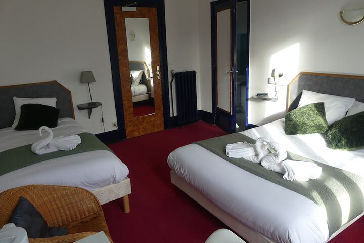 Room 4 of 11
