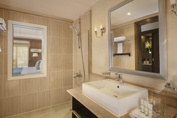 Room 35 of 114