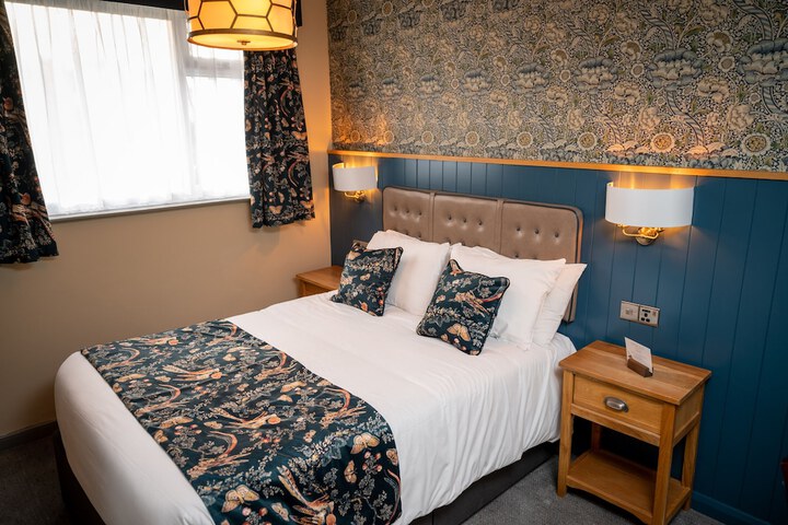 Room 12 of 77