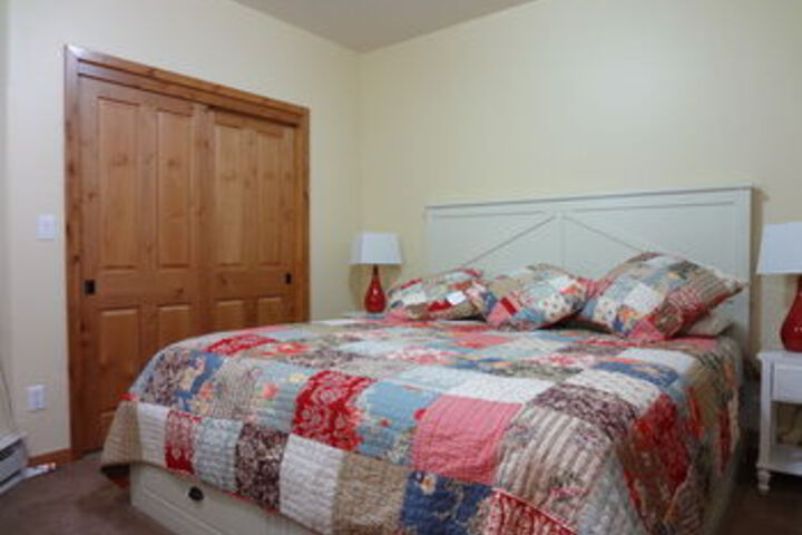 Room 4 of 18
