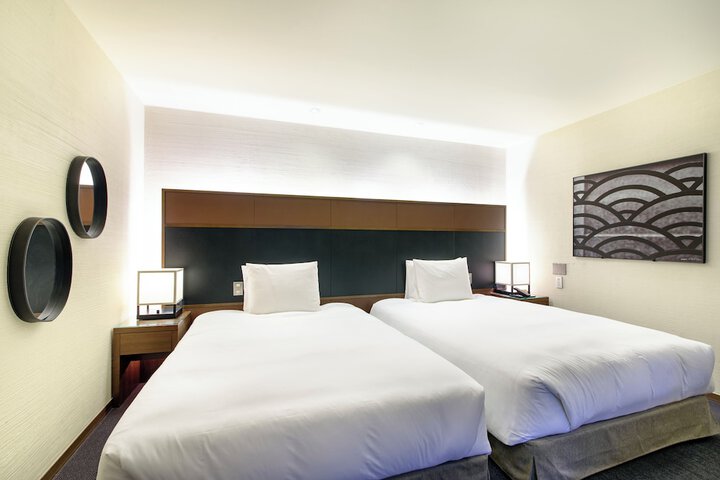 Room 12 of 50