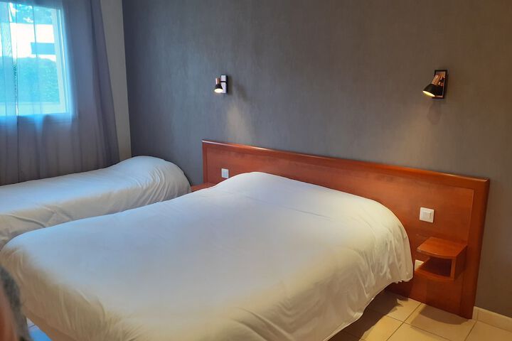 Room 8 of 27