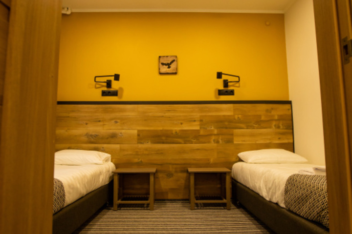 Room 13 of 32