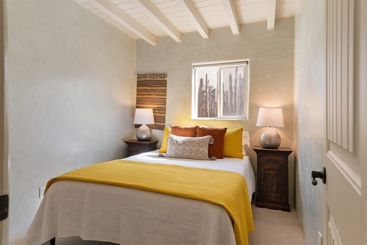 Room 4 of 19