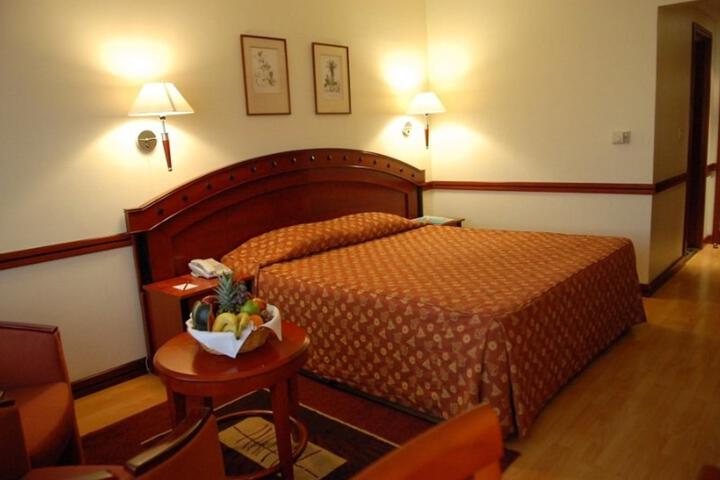 Room 4 of 21
