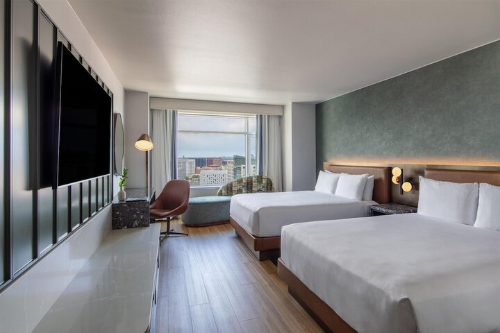 Room 42 of 144
